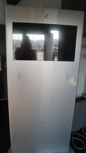 Stele mit fernseher - stele,